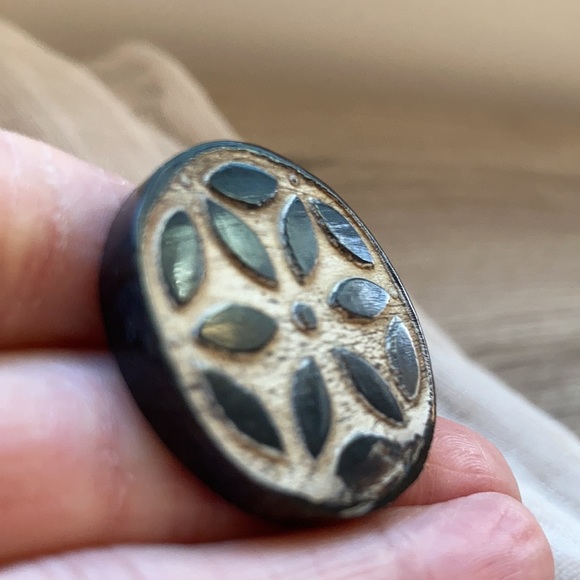 Group of natural buttons for art projects - Picture 15 of 16